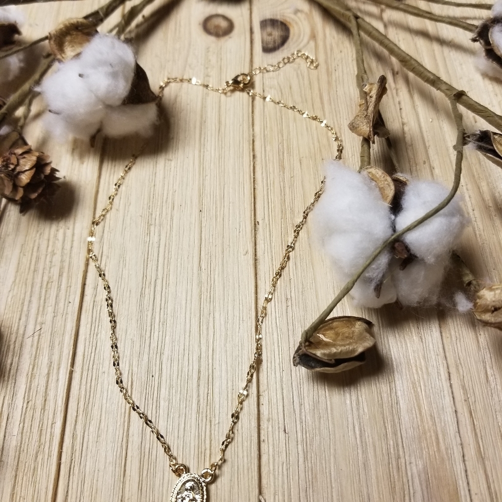 🌟🌟NEW🌟🌟BEAUTIFUL!! Cross Rosary necklace in GOLD🌟🌟 - Picture 11 of 11
